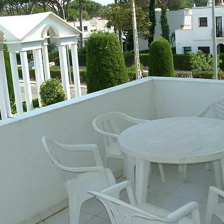 Green Club Apartment *