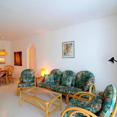 Apartment Green Club *