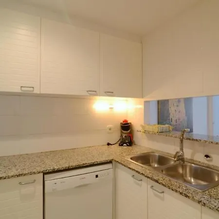 Apartment Green Club *